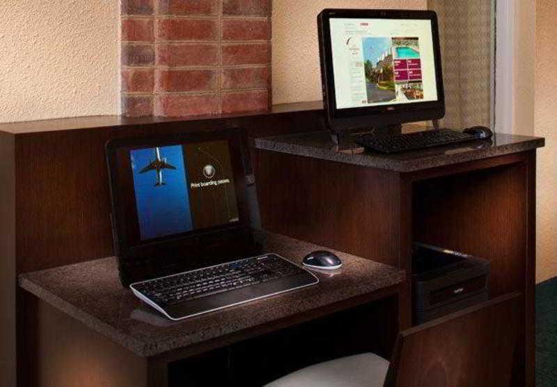 Sonesta Simply Suites Memphis East Poplar Pike Dış mekan fotoğraf