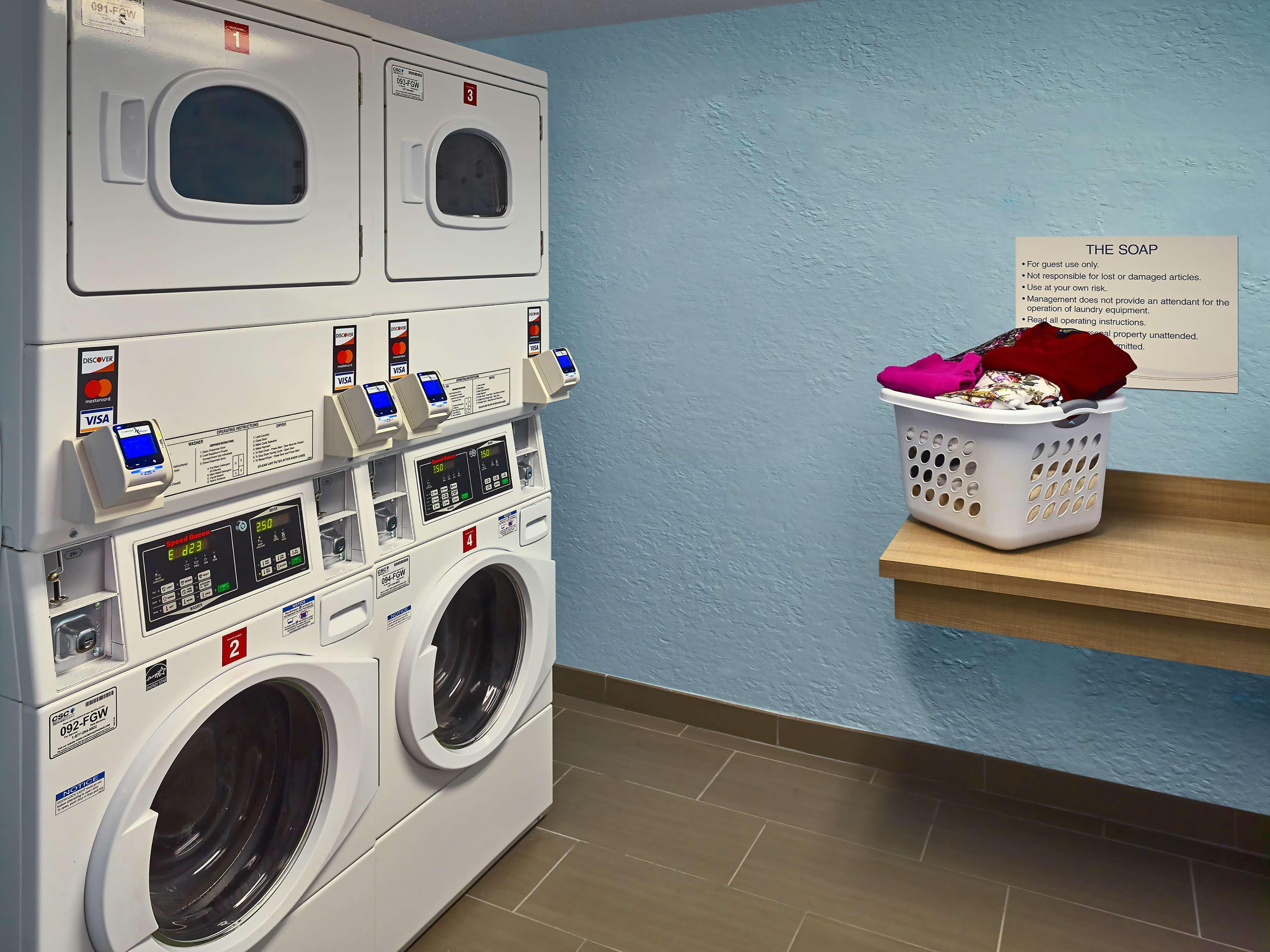 Sonesta Simply Suites Memphis East Poplar Pike Dış mekan fotoğraf