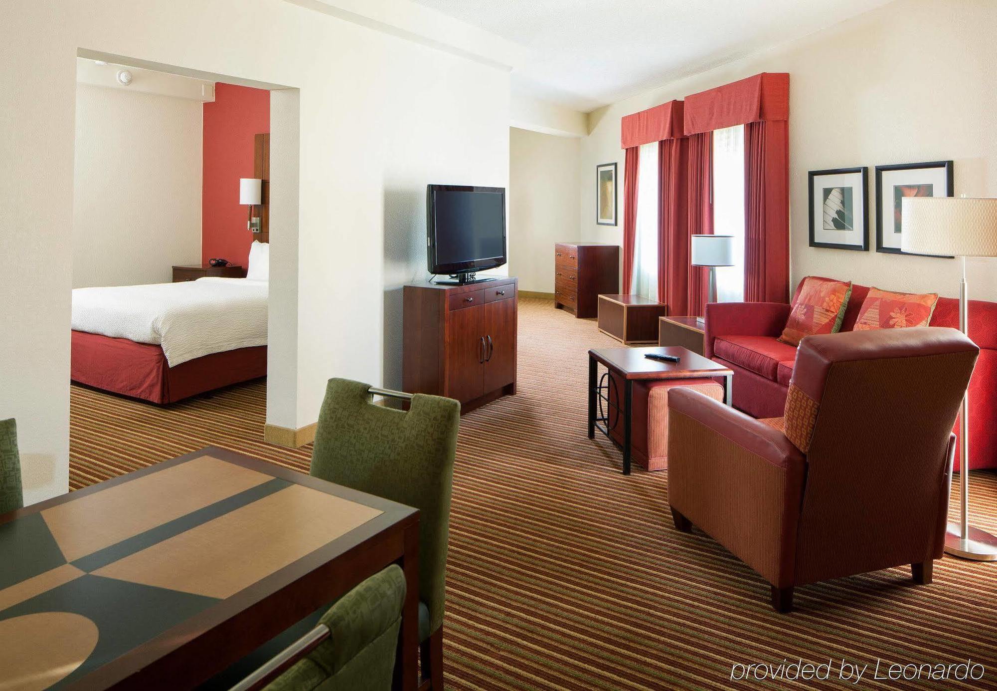 Sonesta Simply Suites Memphis East Poplar Pike Dış mekan fotoğraf